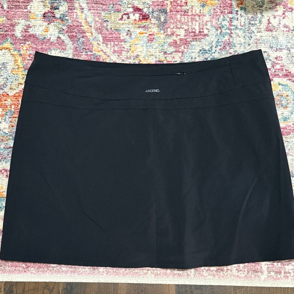Ascend Women's Black Skirt